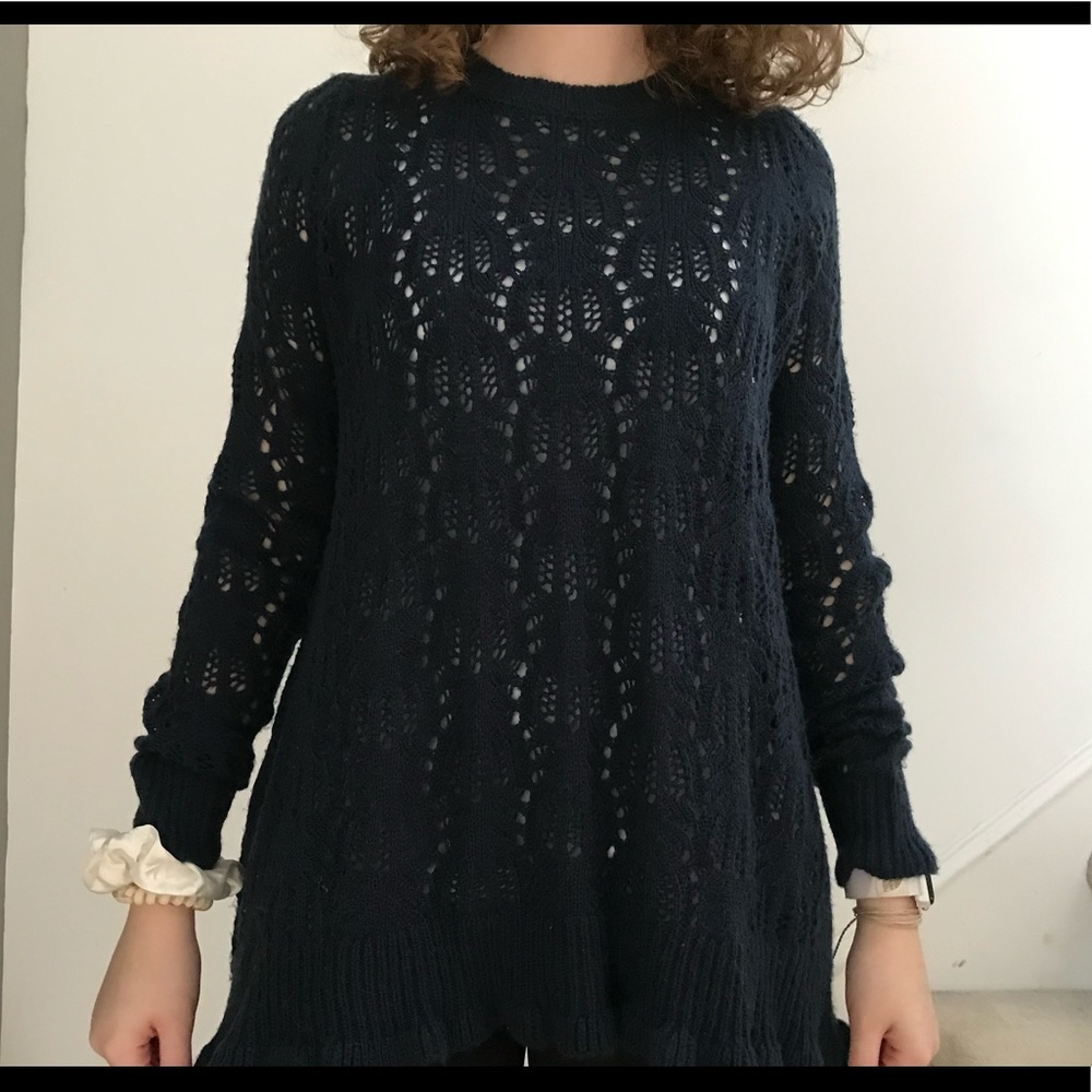 Navy long sleeve knitted sweater